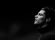 开云体育中国官网-当足球门神驶入F1赛道，库尔图瓦扑救式接管年度争冠，演绎体育界的马里碾压美国奇迹