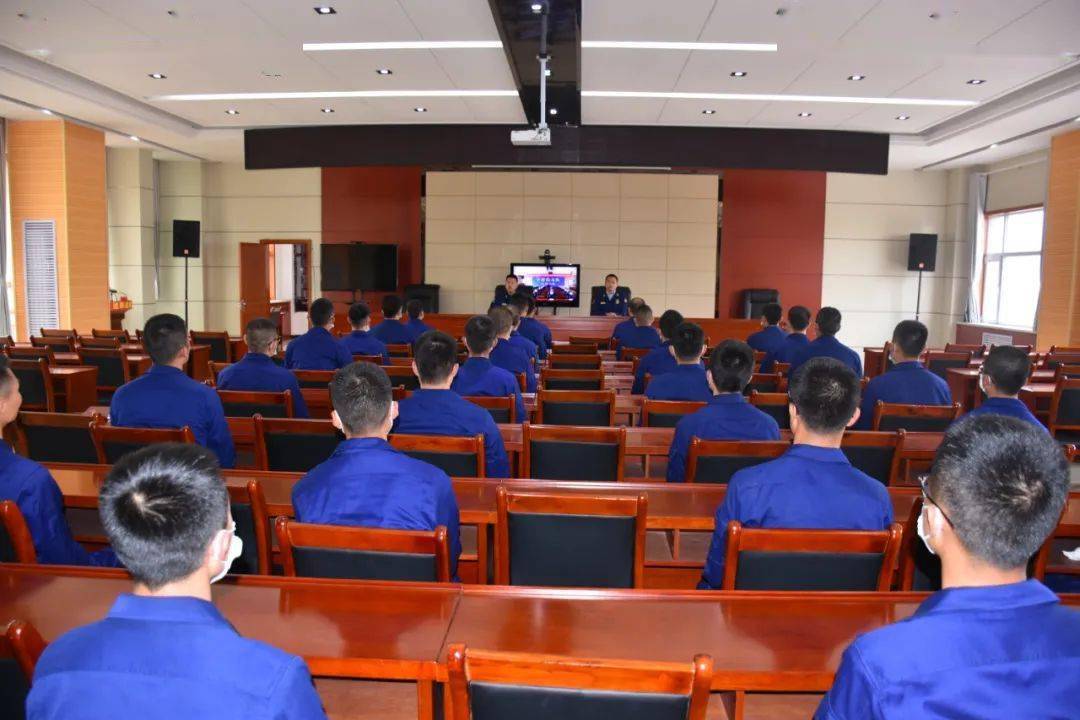 关于激烈运动竞争持续升级，各队进步明显的信息