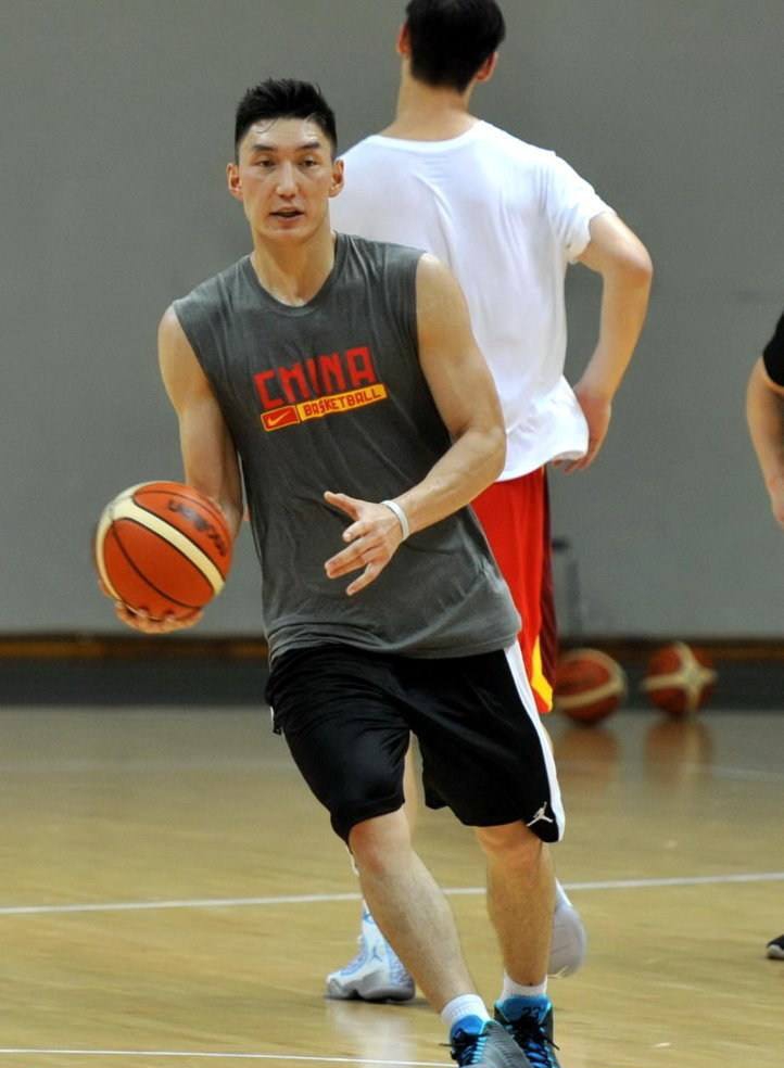 伊朗篮球队全力以赴冲刺夺冠