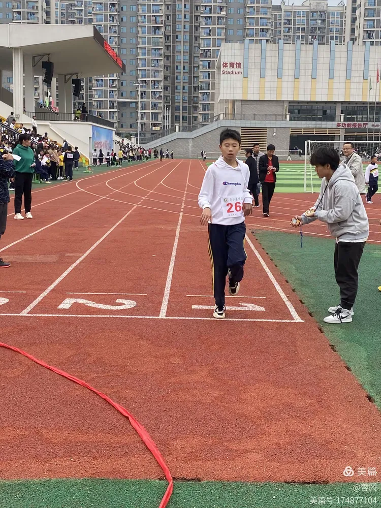 体育世界惊艳一瞬，刹那辉煌