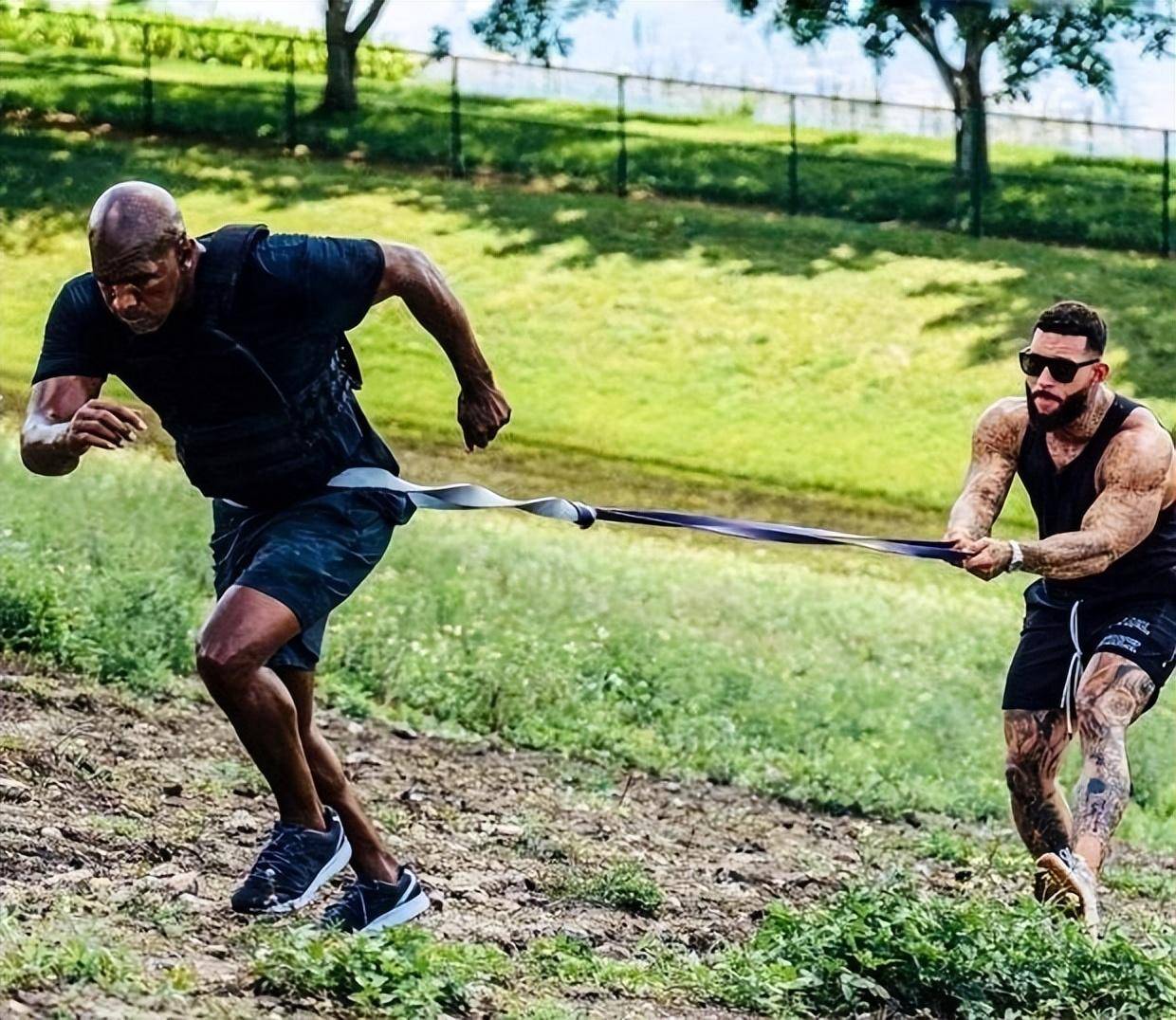 包含拳击比赛中的胜负由此诞生，铁血男儿的词条
