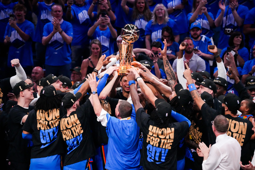 非洲篮球赛事掀起狂潮，球员瞄准冠军奖杯的简单介绍