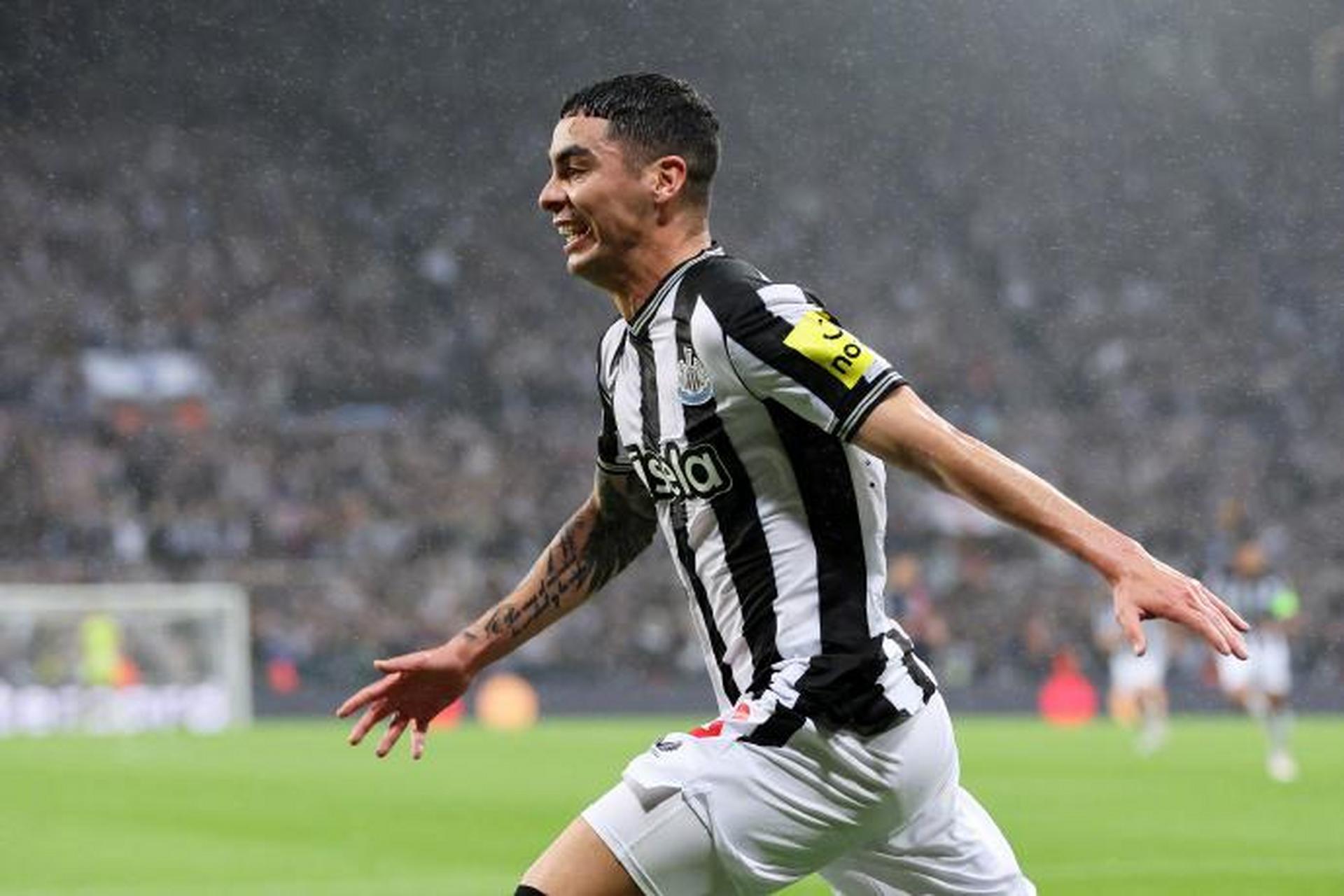 纽卡斯尔联逆袭比获胜，球员表现抢眼的简单介绍