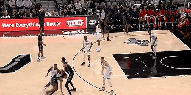 马刺轻取灰熊，伦纳德点燃赛场