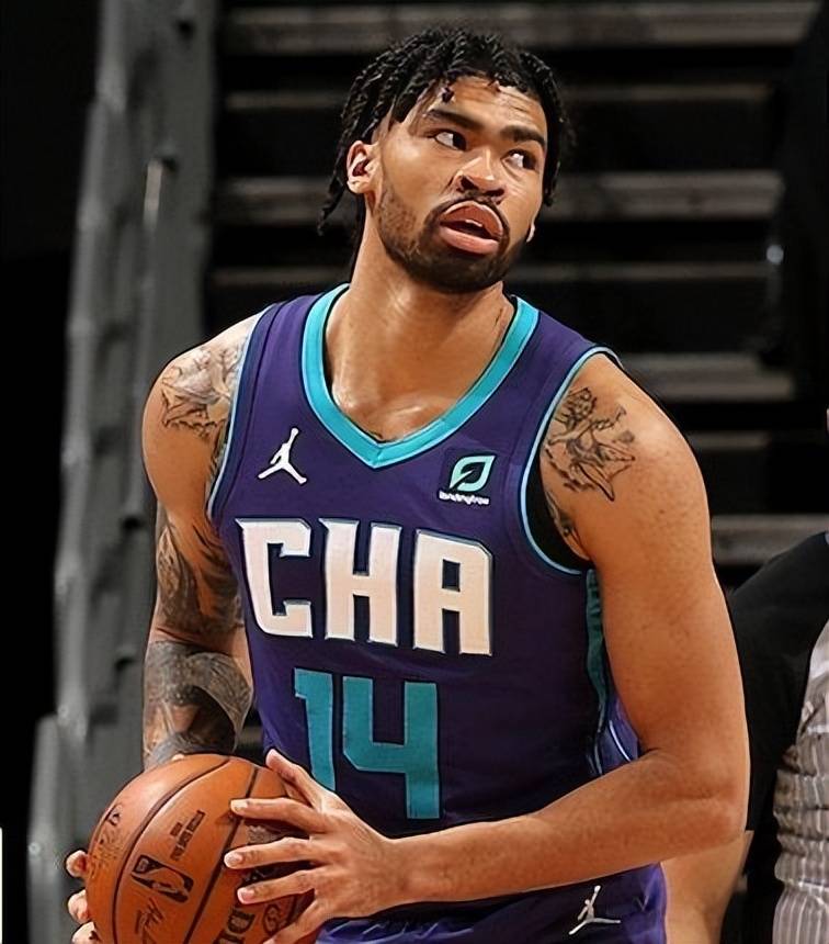 关于黄蜂力挫太阳，勒夫独得关键分的信息