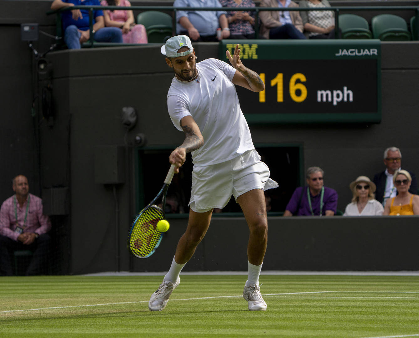 关于意大利网球队绝杀英国网球队，克耶高斯送出助攻的信息