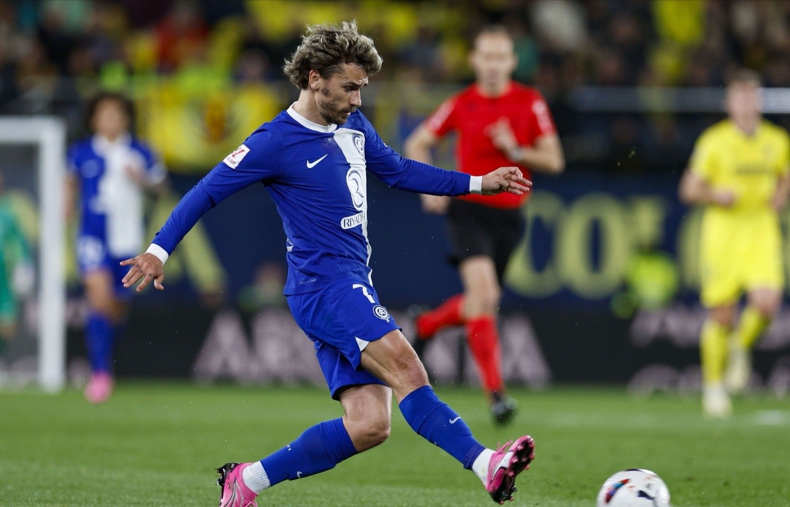 包含巴黎逆转马德里竞技，马夏尔统治全场的词条