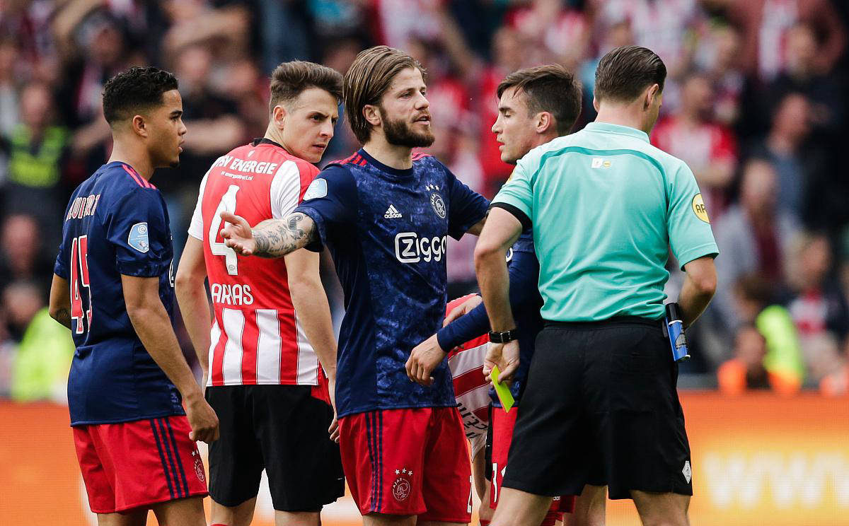 马德里竞技遭遇客场惨败，小组赛形势严峻