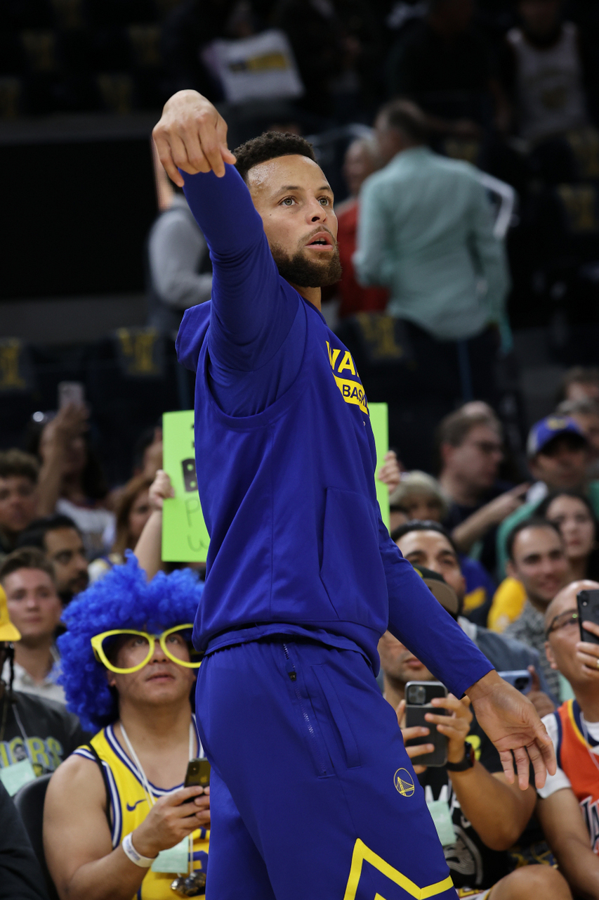 包含巴伦西亚主场惜败，客场战绩略显不足的词条