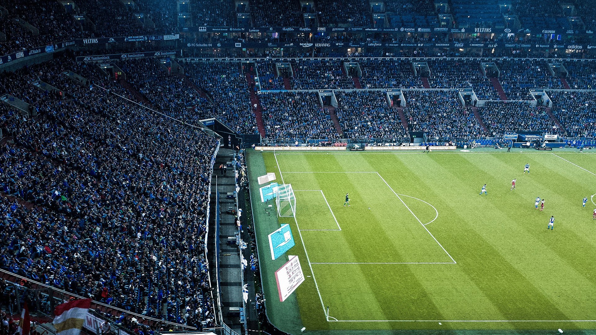 阿坎吉表现堪称教科书，利物浦主场粉碎佛罗伦萨晋级之路